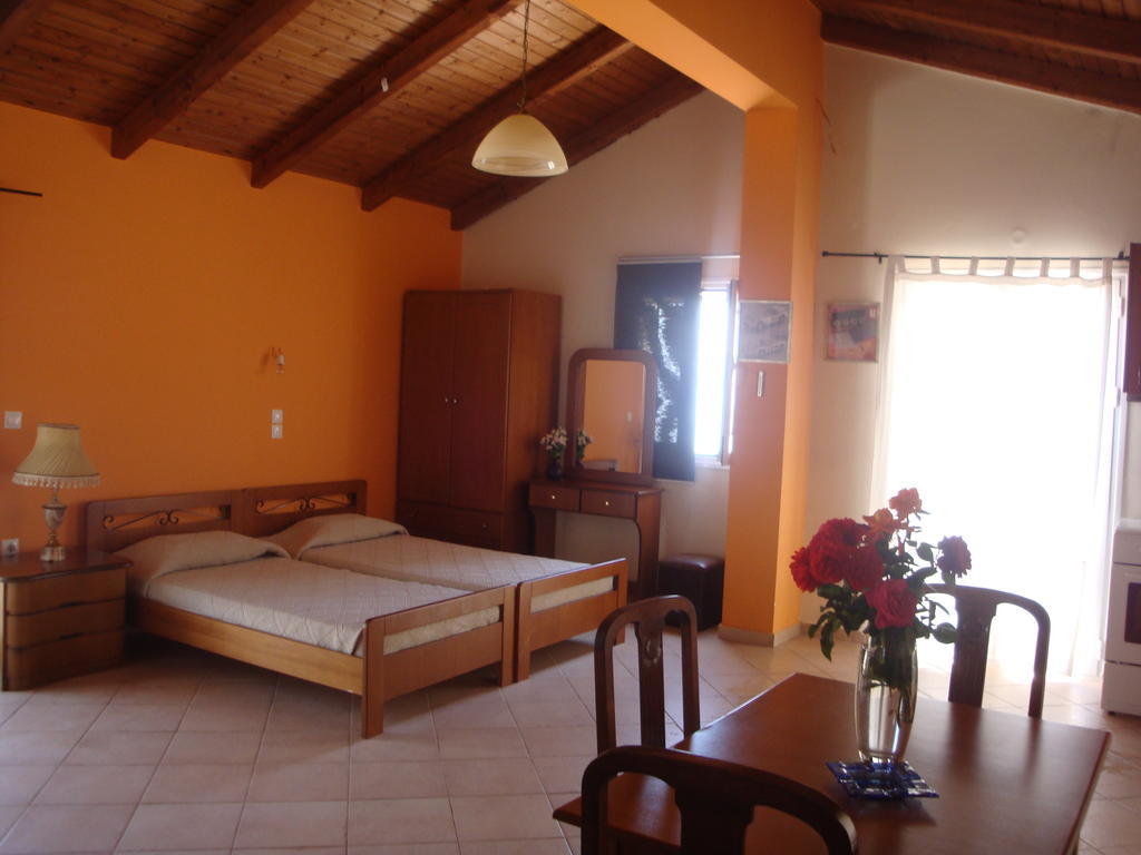 Santafemia Apartman Ajía Effimía Szoba fotó