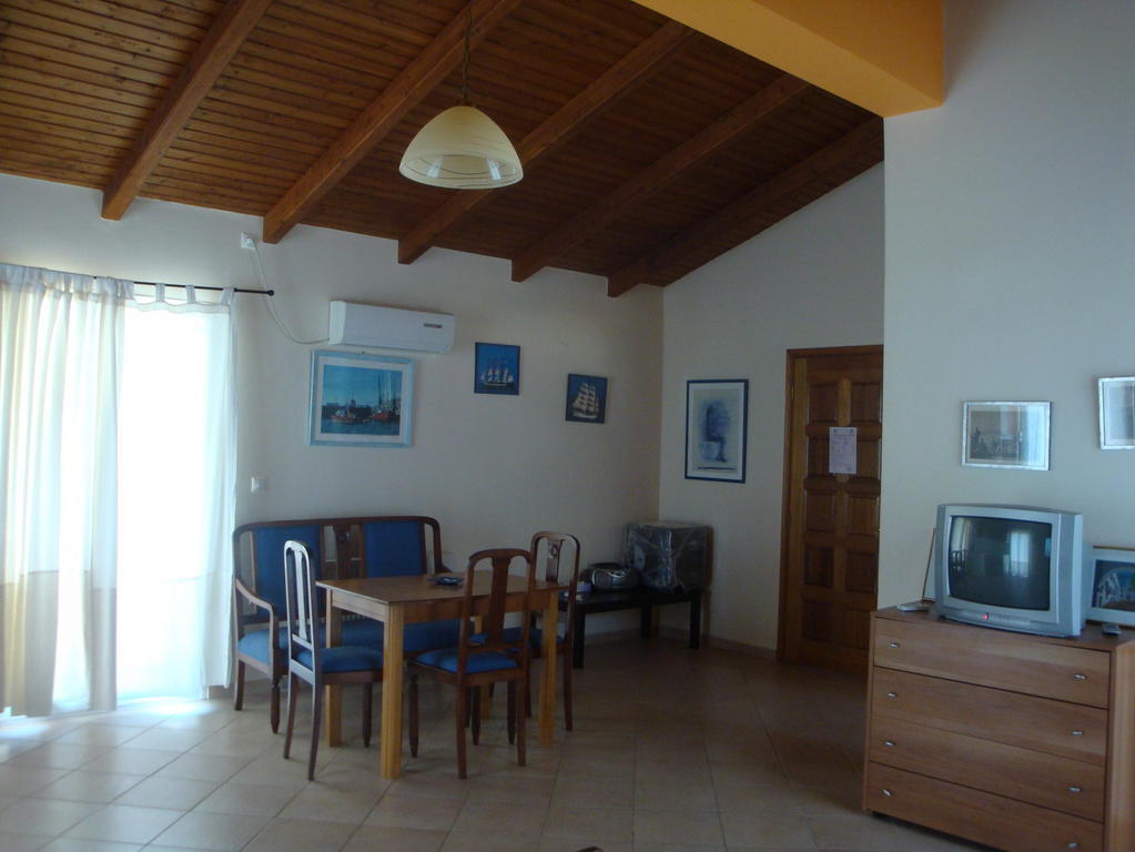 Santafemia Apartman Ajía Effimía Szoba fotó
