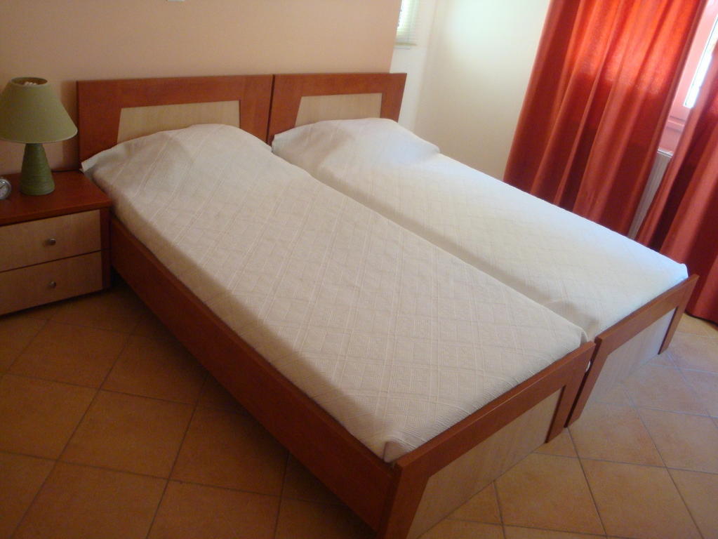 Santafemia Apartman Ajía Effimía Szoba fotó