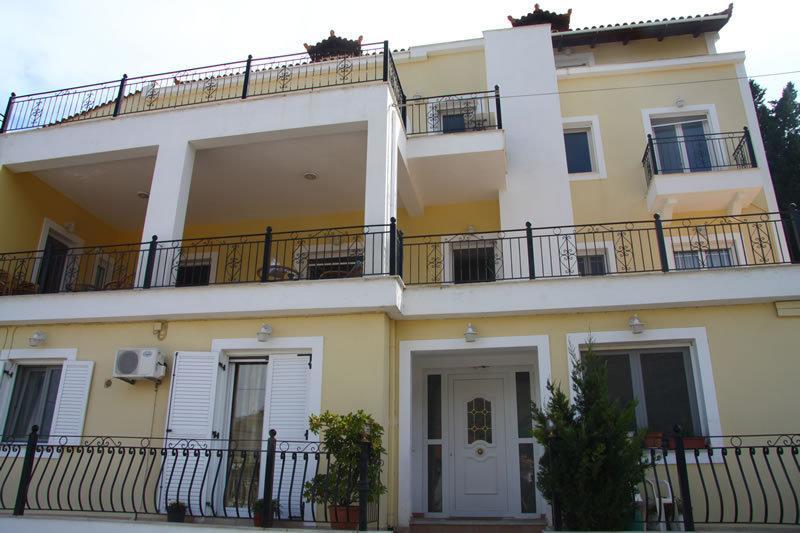 Santafemia Apartman Ajía Effimía Kültér fotó